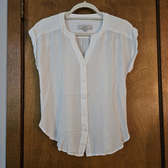 LOFT Tops - LOFT Petite White Crinkle Cut Button-Up Top